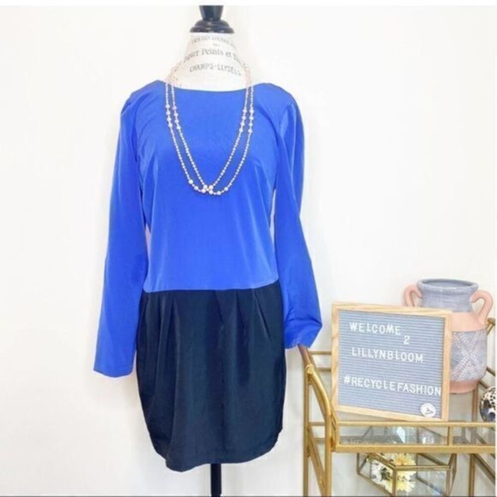 BCBGeneration drop shoulderย long sleeve miniโdress